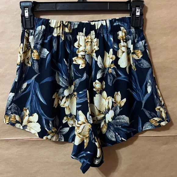 Reformation | Oahu Floral Matching Set Two Piece Button Up Top & Shorts Size XS - Picture 15 of 16